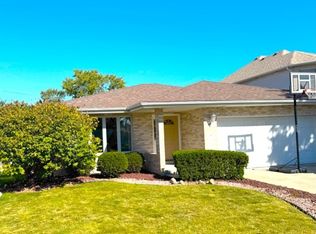 7110 W 82nd Pl, Burbank, IL 60459