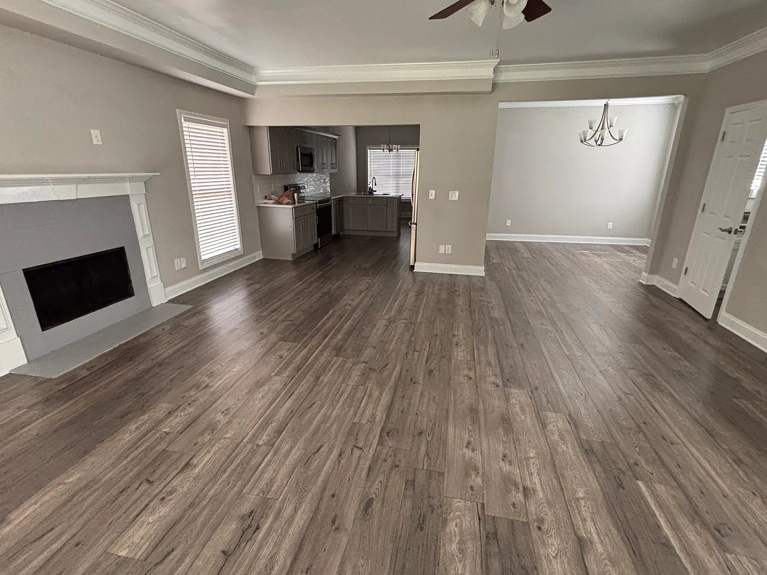 3 bed, 2.5 bath, 1968 sqft, $2,200 — Photo 4