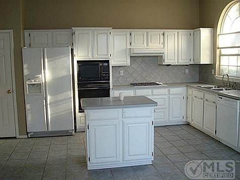2nd image of 1417 Newbury Ln