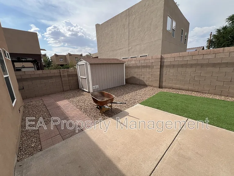 2605 Sarita Ave NW — Photo 15