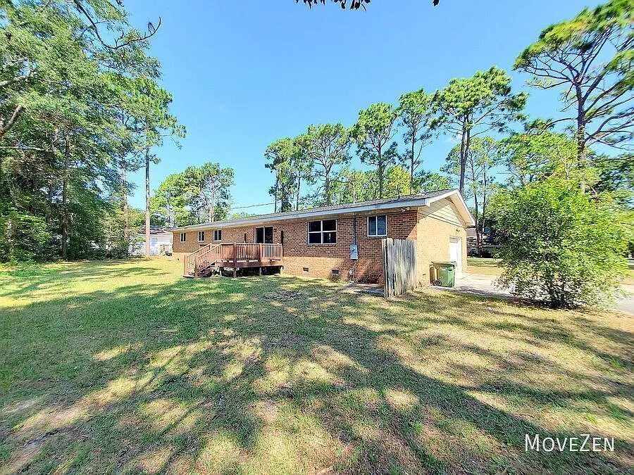 510 Wesley Ave Wilmington, NC 28403 Roomy Ranch House & Lot with Large Deck — Photo 2