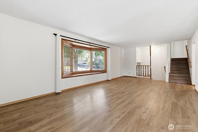 5th image of 21 Diamond Street