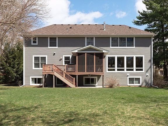 5th image of 605 Lanewood Ln N
