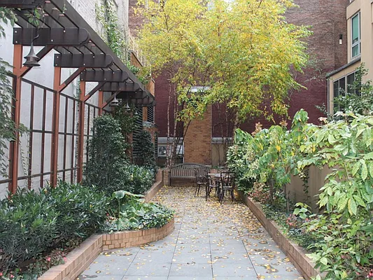 Rented by Sotheby's International Realty | media 28