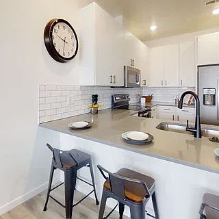 2nd image of 1010 Quarry Rd #201