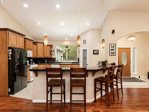 5th image of 209 NE 408th Ct