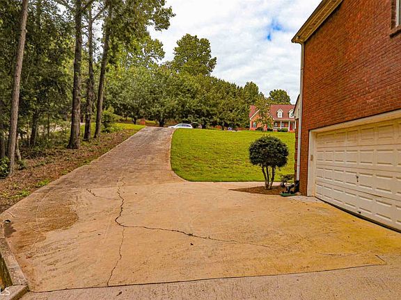 5th image of 729 Forestglen Dr