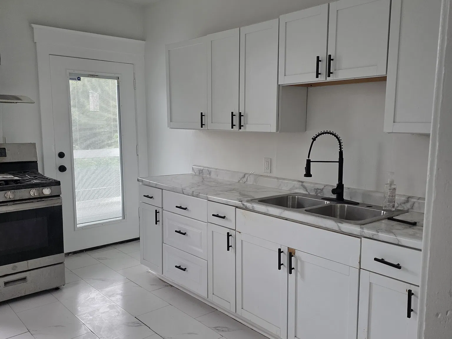 3525 Zinsle - Silverton — Photo 4