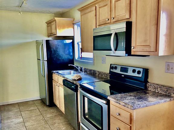 3rd image of 27 Private Drive 149 Unit 11