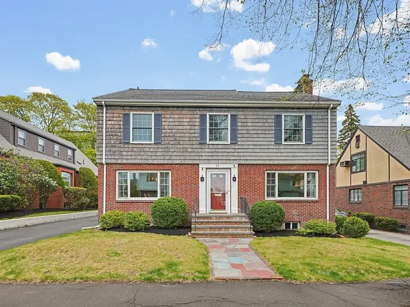 14 Wallace Rd, Lynn, MA 01902