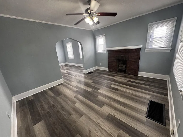 5711 Warren Ave — Photo 4