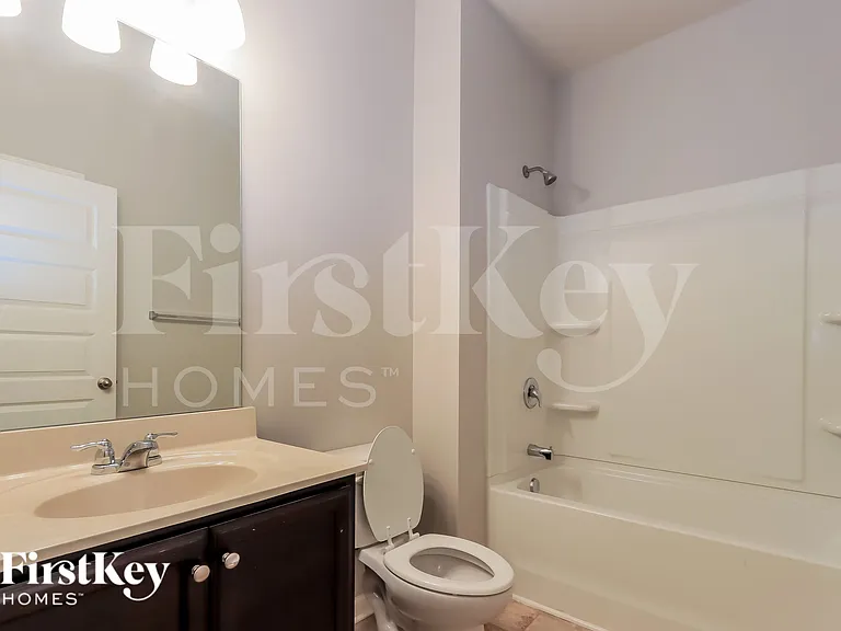 569 Carleton Pl — Photo 14
