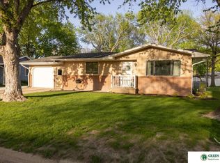 18 S Country Club Hts, York, NE 68467