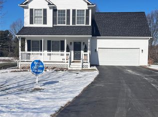 9410 Maple Run Ct, Pinckney, MI 48169