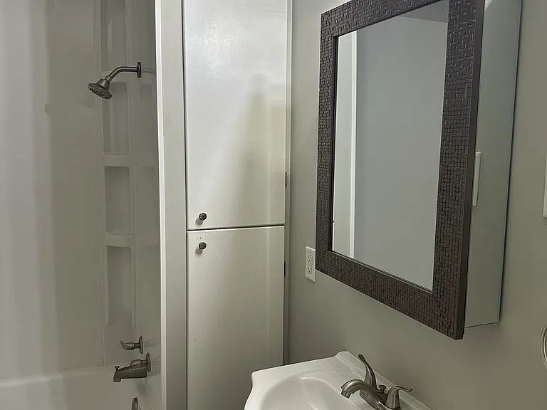 1510 N Chester Ave — Photo 10
