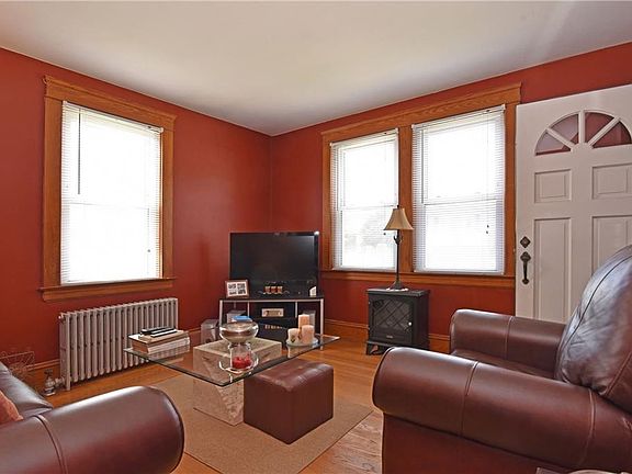 3rd image of 44 Palmer Ave