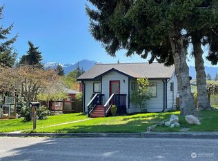 816 W 9th St, Port Angeles, WA