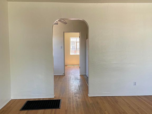 4th image of 514 Dartmouth Dr SE