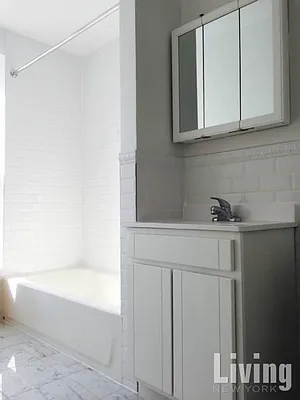 Rented by Living New York | media 38