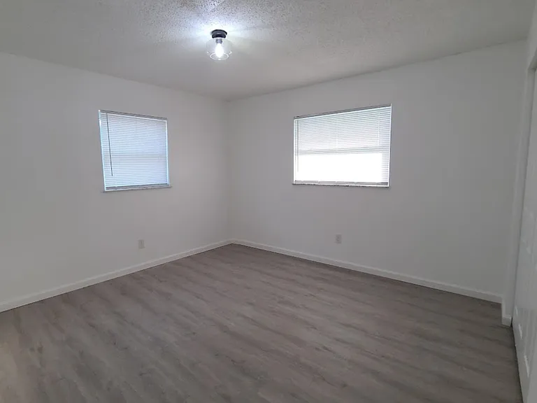 3031 NE Savannah Rd #2 — Photo 7