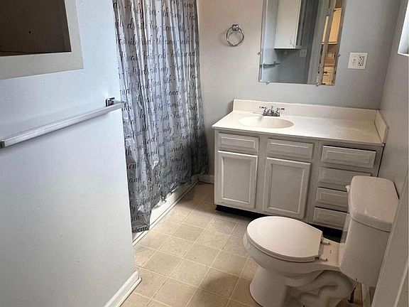 5th image of 1331 Clover St #B
