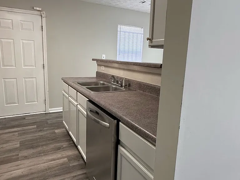 1293 Bridges Ave SW — Photo 10