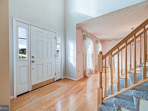 4th image of 43 Kennard Dale Ave