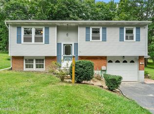 128 Elliot Rd, East Greenbush, NY 12061