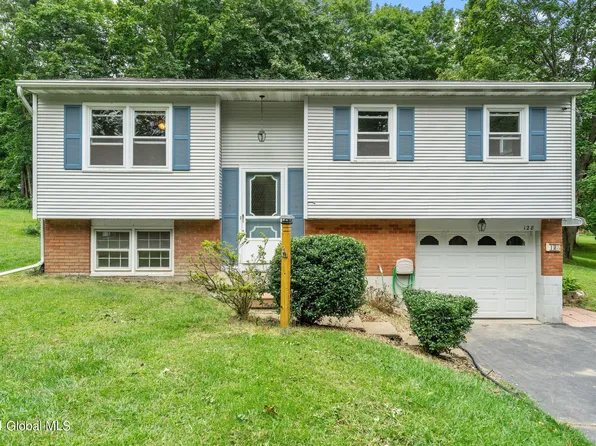 128 Elliot Road, East Greenbush, NY 12061