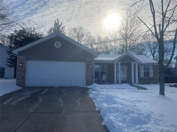 3115 Brookford Dr, Saint Charles, MO 63303