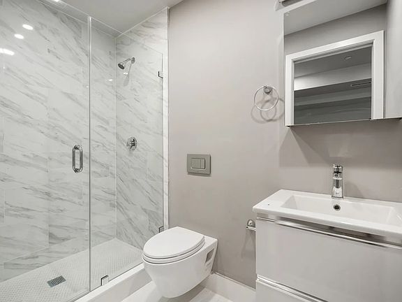 3rd image of 147 Grampian Way #4