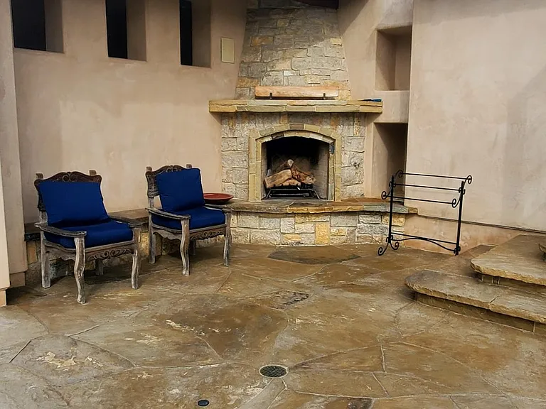 6858 Las Colinas — Photo 4