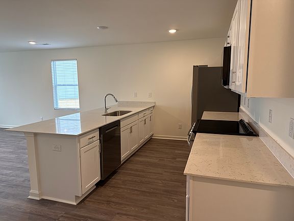 5th image of 2445 Brookville Dr #B