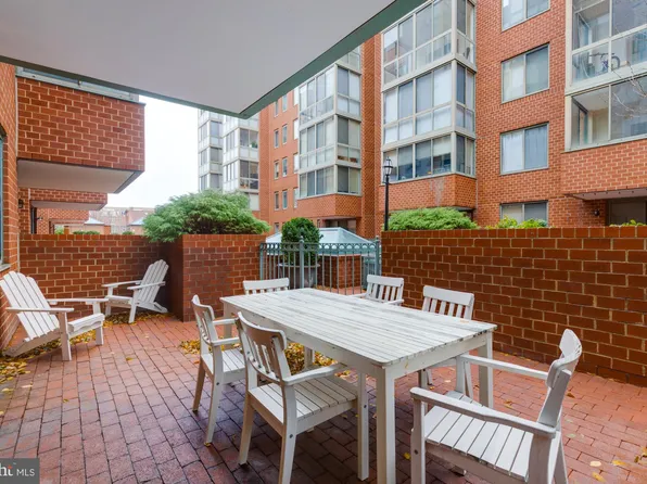 1045 N Utah St #2-101, Arlington, VA 22201