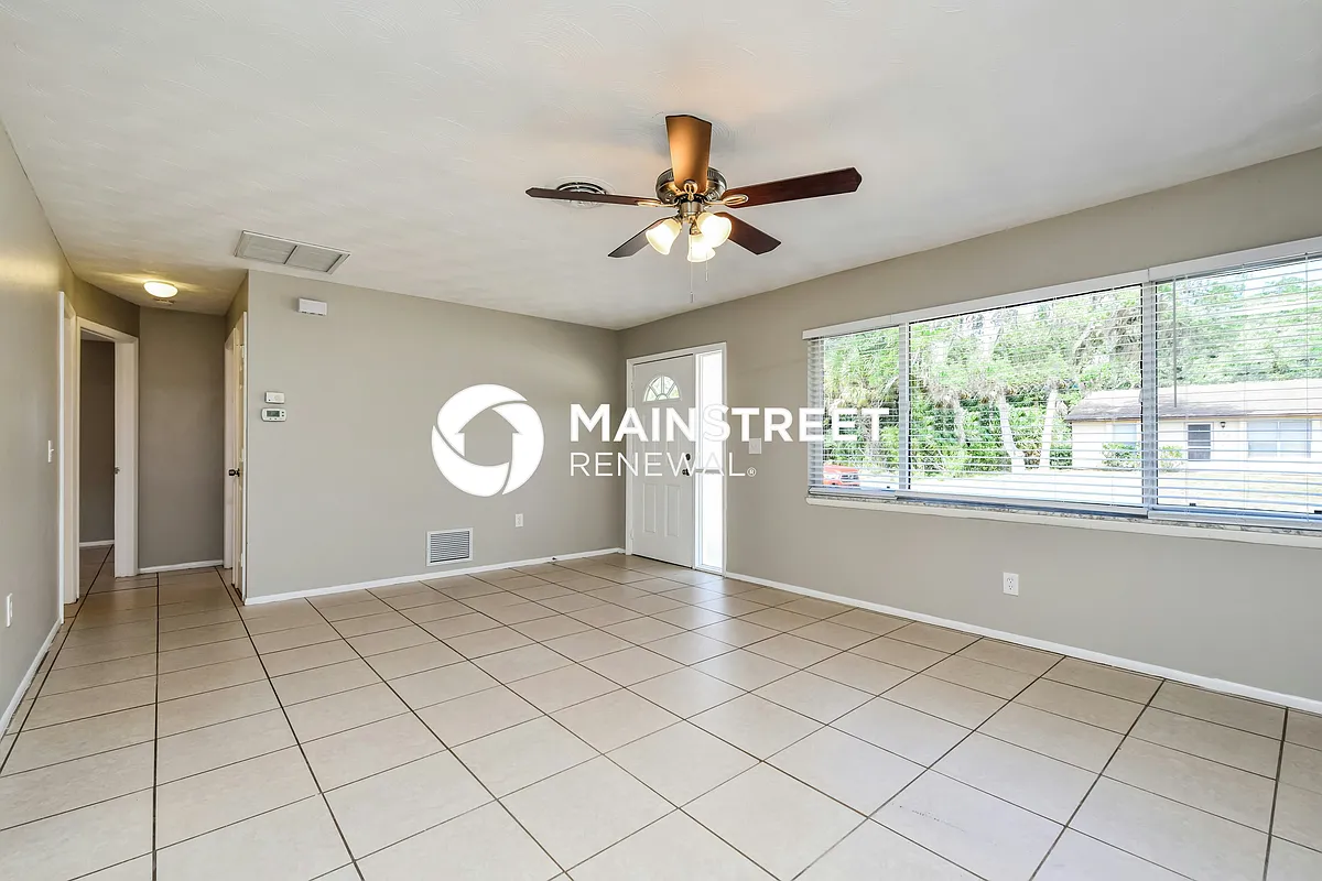 Living Room - 376 Yeager St