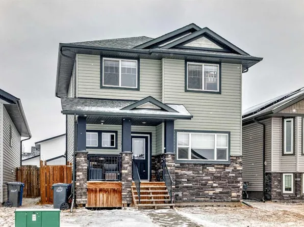 3 E Hanson Grn, Penhold, AB T0M 1R0