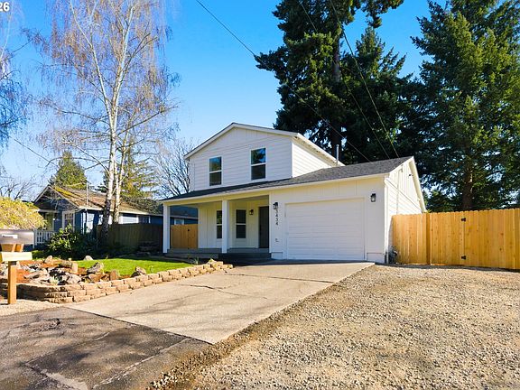 2nd image of 3434 SE Rockwood St