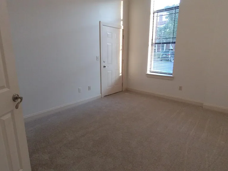 760 Wedgewood Park #103 — Photo 14