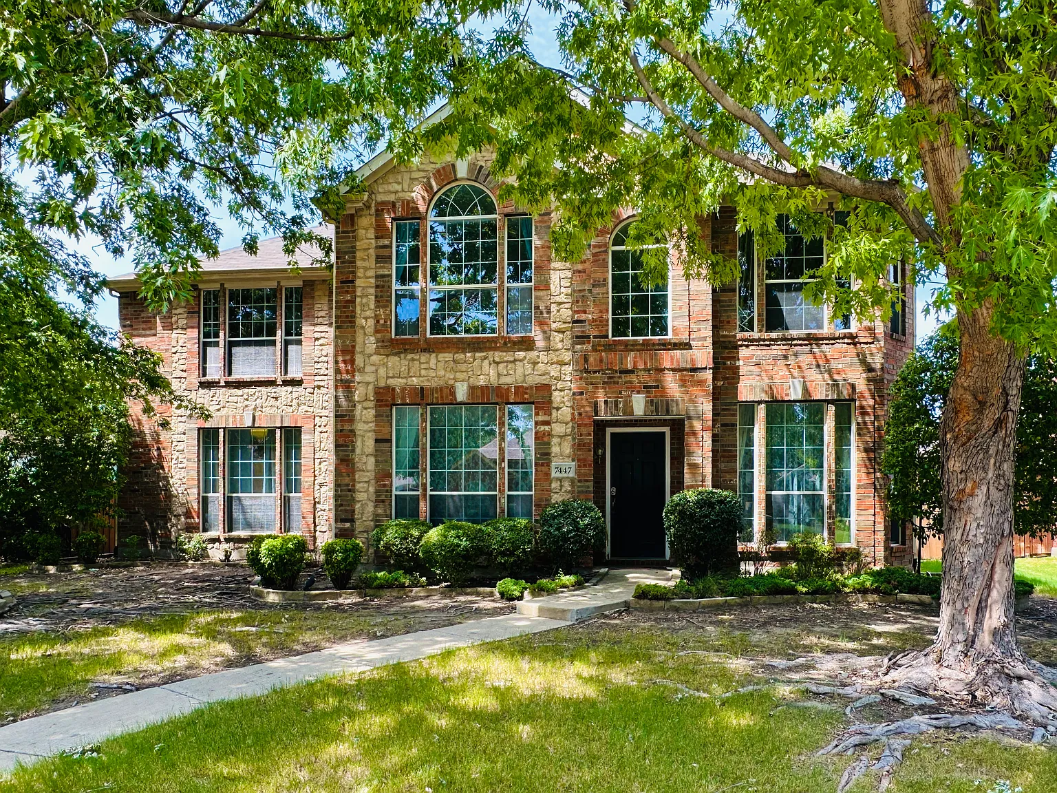 4 bed, 2.5 bath, 2967 sqft, $2,995 — Photo 1