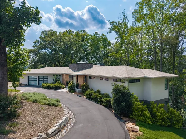 5011 Bridgeview Dr, Seneca, SC 29672