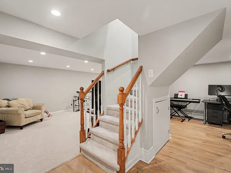 6417 Berkshire Dr — Photo 16