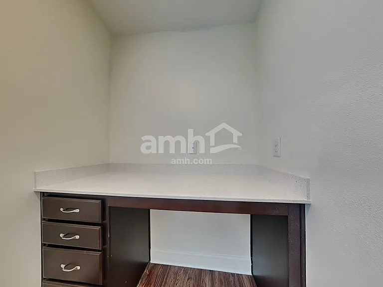 1017 Walden Pond Dr — Photo 12