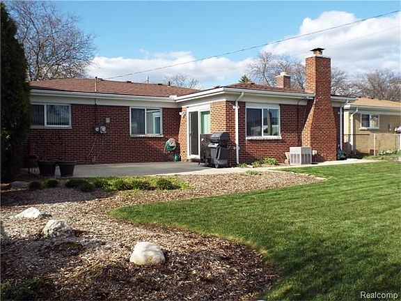 4th image of 14238 Ivanhoe Dr