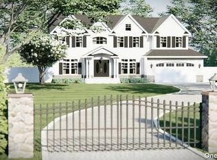 77 Muttontown Eastwoods Rd, Syosset, NY 11791