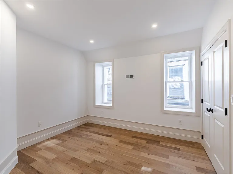 413 S 51st St #2 — Photo 37