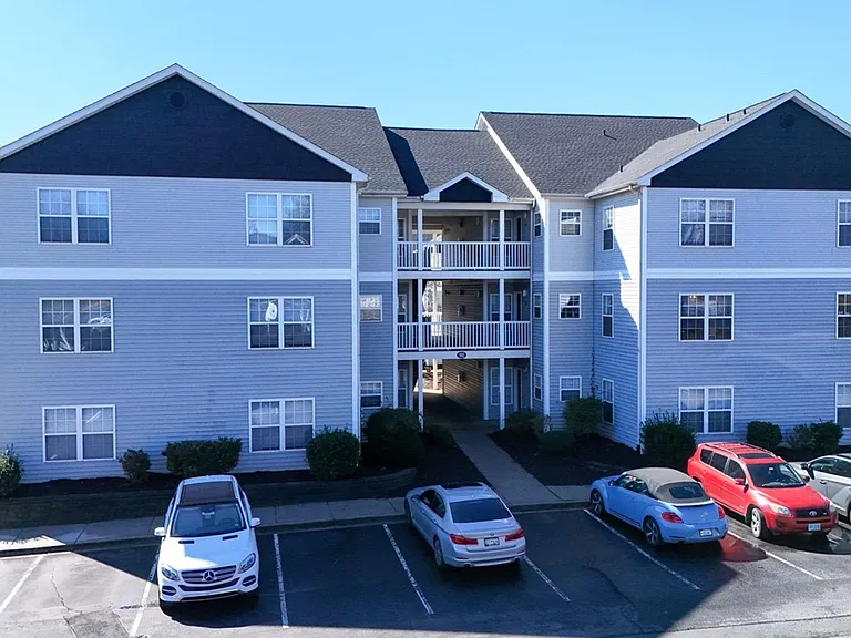 102 University Village Dr #L — Photo 37