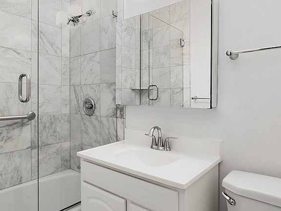 5th image of 20 W 64th St APT 30N