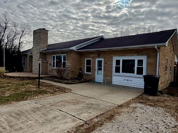 4th image of 153 E Harding St