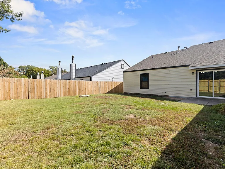 1600 W Madison St — Photo 23