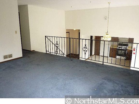 4th image of 2096 Desoto Street